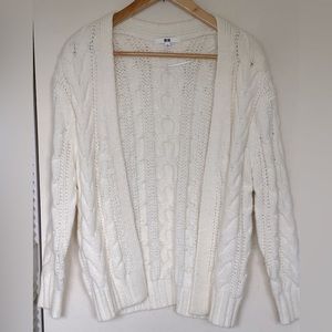 UNIQLO KNIT CHUNKY WHITE CARDIGAN